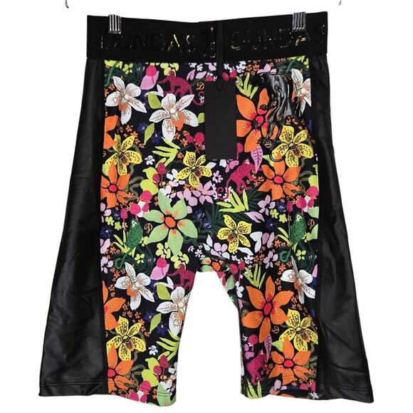 Dundas Activewear Biker Shorts Floral Print Faux Leather Medium Legging Lounge - Picture 1 of 8